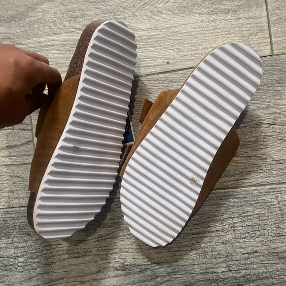 ✨NWT” Lucky Brand Tab Slip on Sandal w/Buckle - Picture 5 of 8